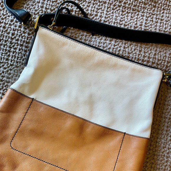 White and Tan Leather Fossil Crossbody Hobo Messenger Bag - Picture 2 of 3
